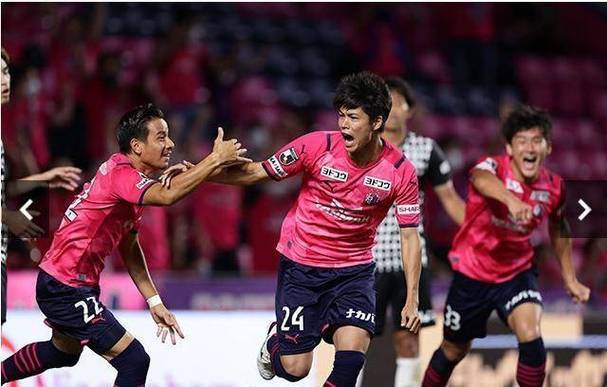 包含大阪钢巴跻身国际足球比赛决赛的词条