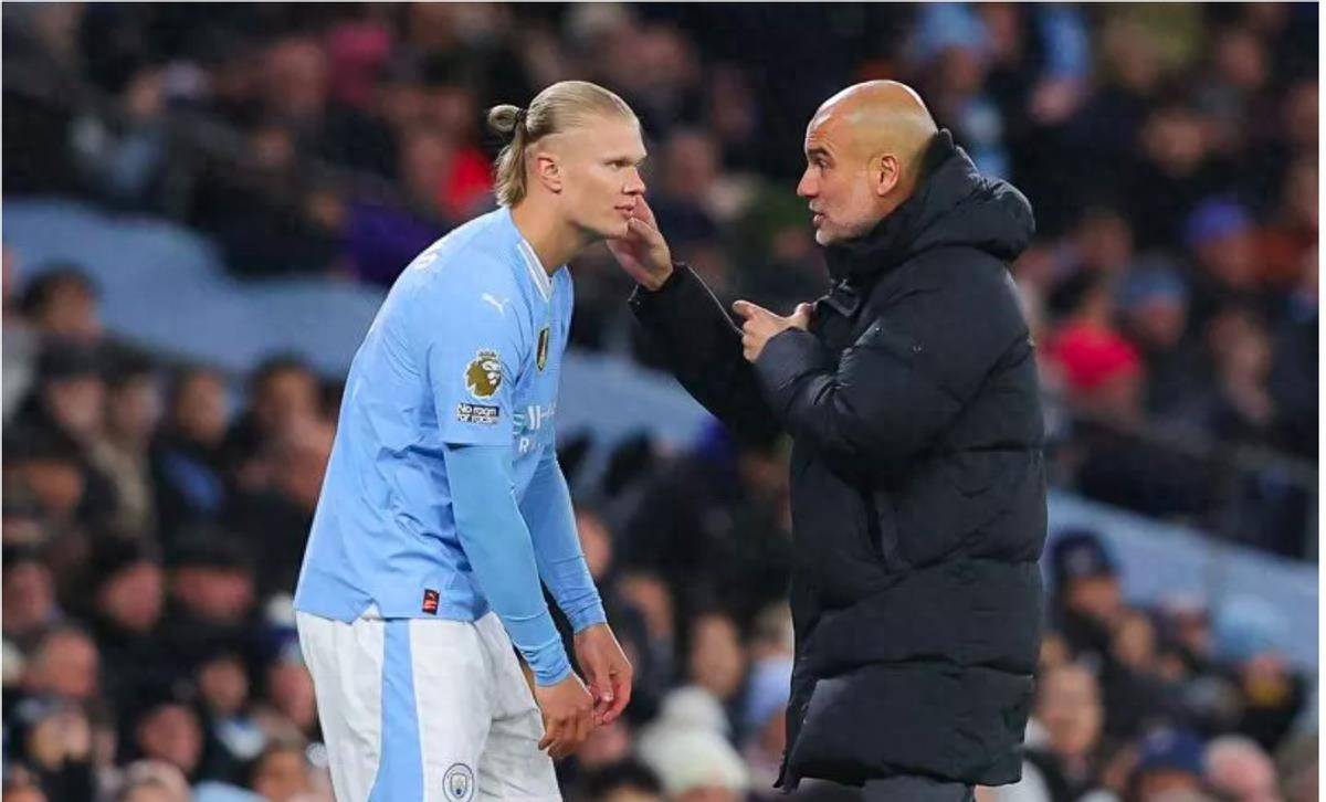 哈兰德场边指挥情绪激动，申花队员怒摔水瓶的简单介绍