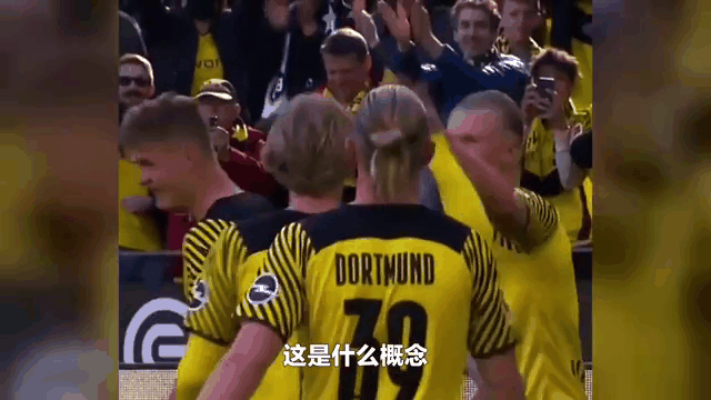 包含哈兰德遭遇争议红牌，曼联乘势反超比分完成逆转的词条