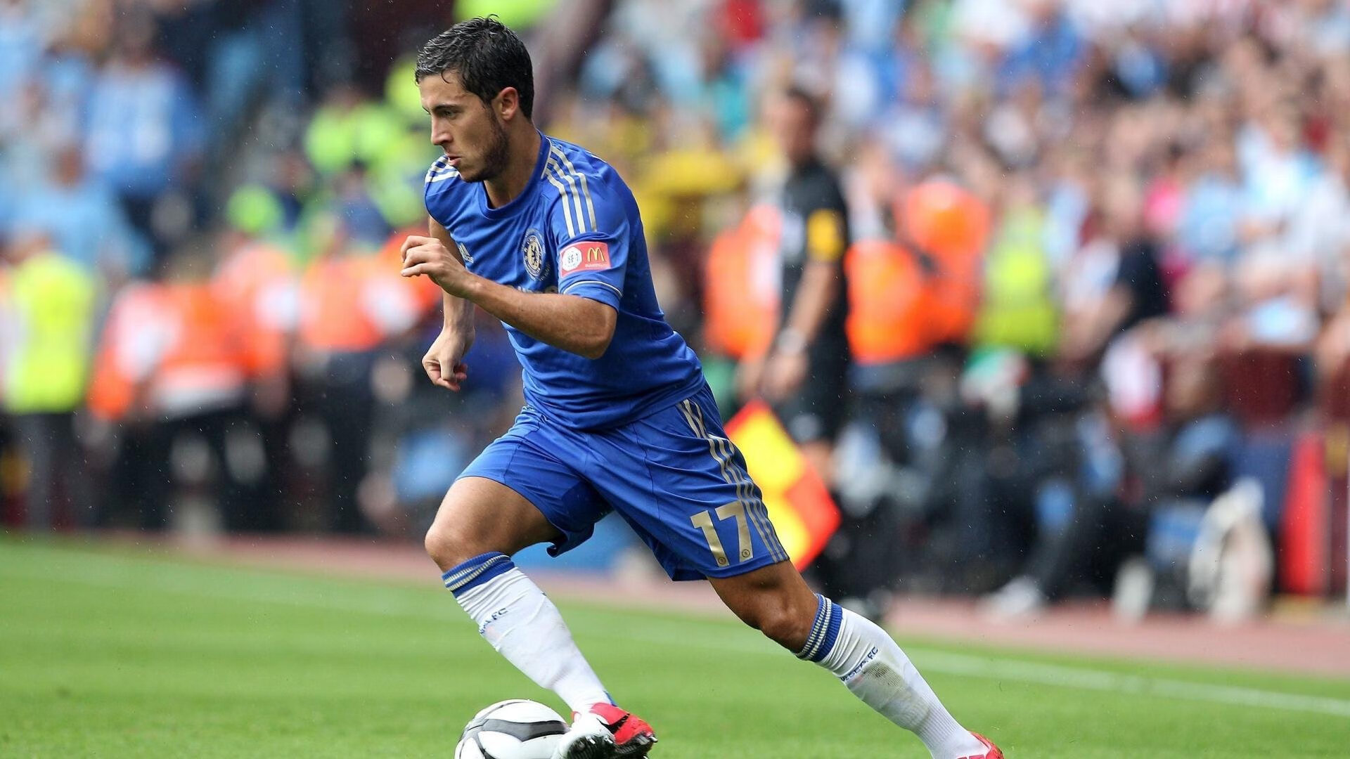 今夜英超焦点战！AC米兰迎战巴塞罗那，爆冷或上演